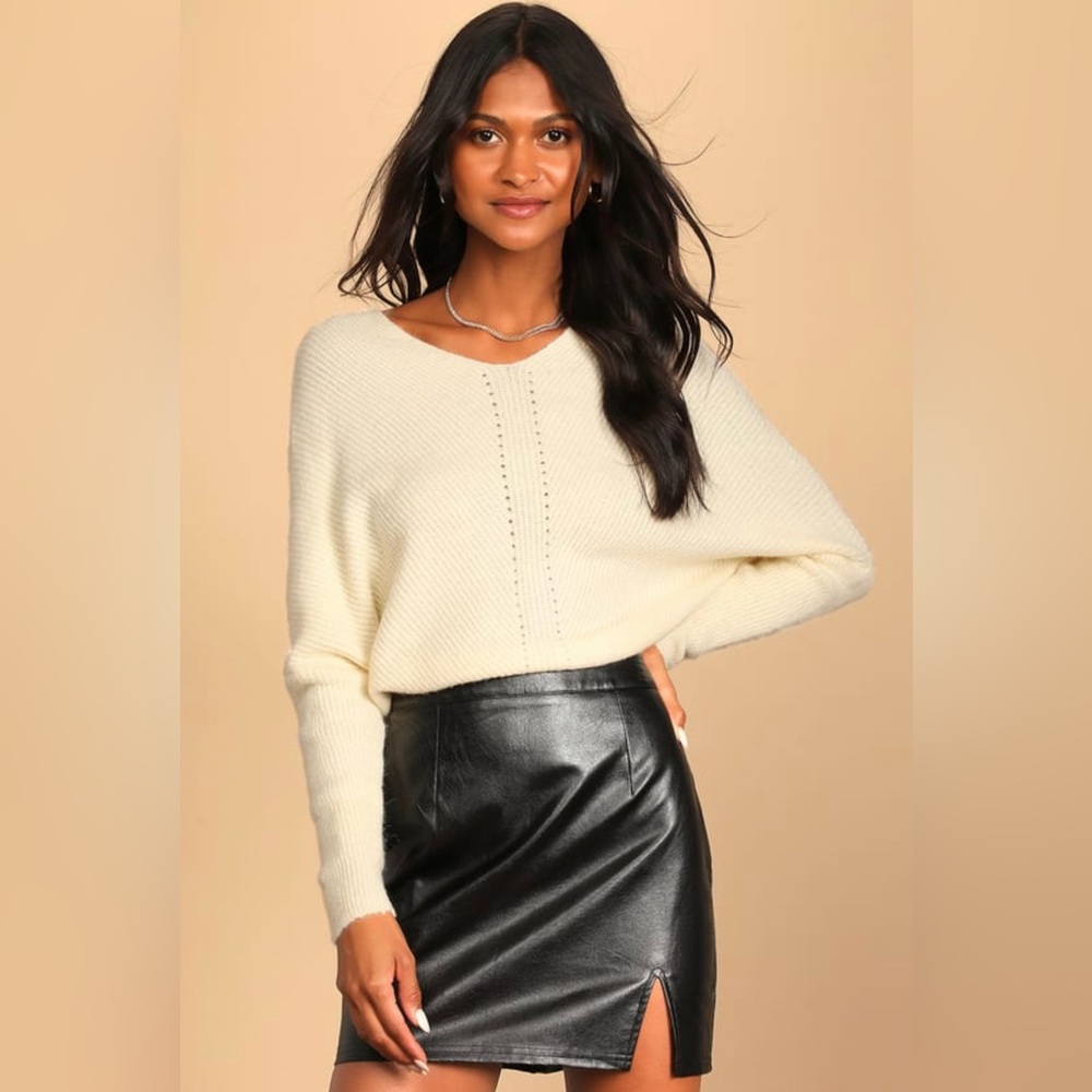 Lulu’s Emerson Dolman Sleeve Sweater (Size Large) Slightly Oversized